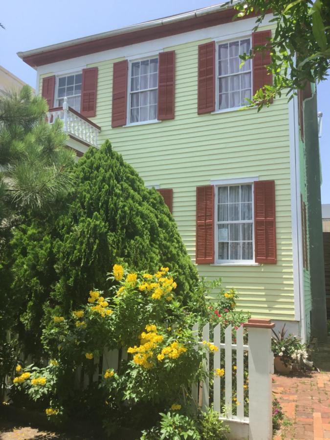 1118 Postoffice Street * Galveston