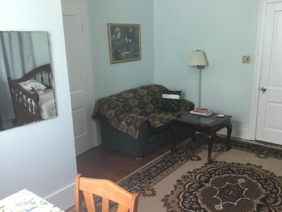 Apartment 1118 Postoffice Street *
