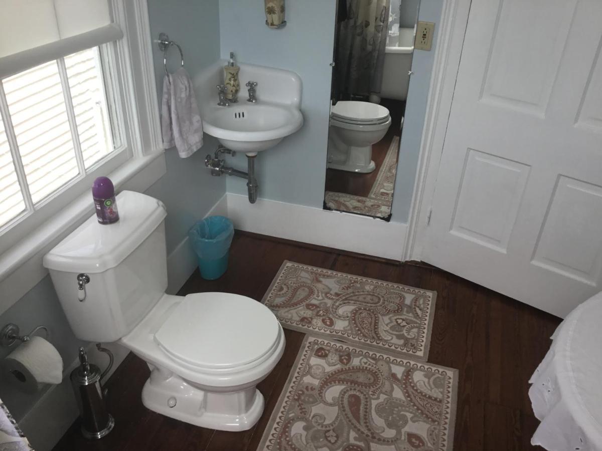1118 Postoffice Street Apartment *